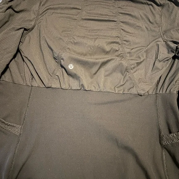lululemon athletica REVERSIBLE Dance Studio Jacket - Picture 6 of 6